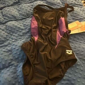 NWT arena swimsuit size 34